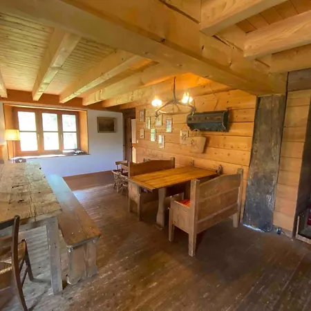Chalet Le Ruisseau, Lindarets, Authentique, 11 Personnes