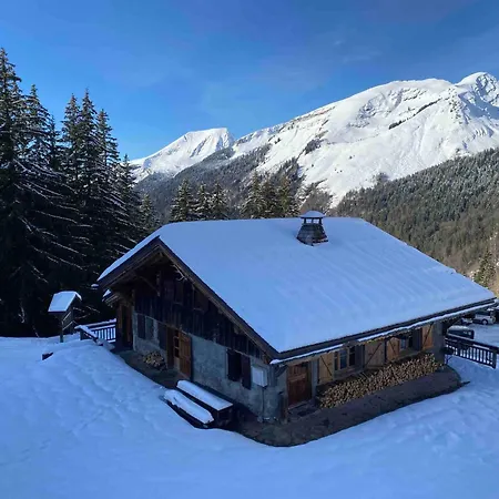 Chalet Le Ruisseau, Lindarets, Authentique, 11 Personnes *