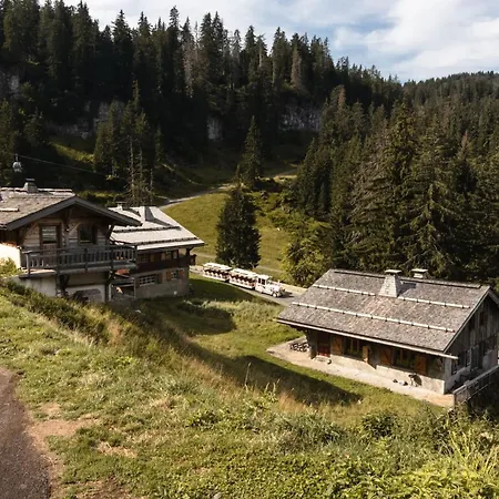 Le Ruisseau, Lindarets, Authentique, 11 Personnes Chalet Montriond