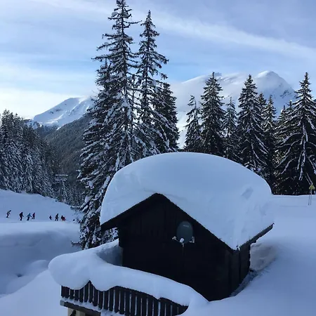 Chalet Le Ruisseau, Lindarets, Authentique, 11 Personnes