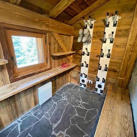 Le Ruisseau, Lindarets, Authentique, 11 Personnes Chalet *