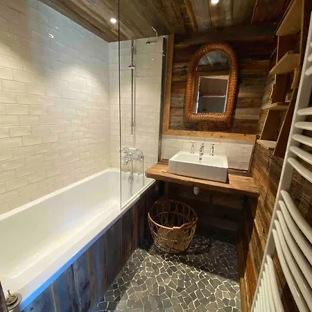 Chalet Le Ruisseau, Lindarets, Authentique, 11 Personnes Montriond